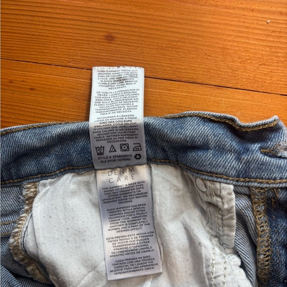 Kensie Women's 6/28 Distressed & Faded  Blue Denim Jeans V Cut Ankle - Picture 7 of 10